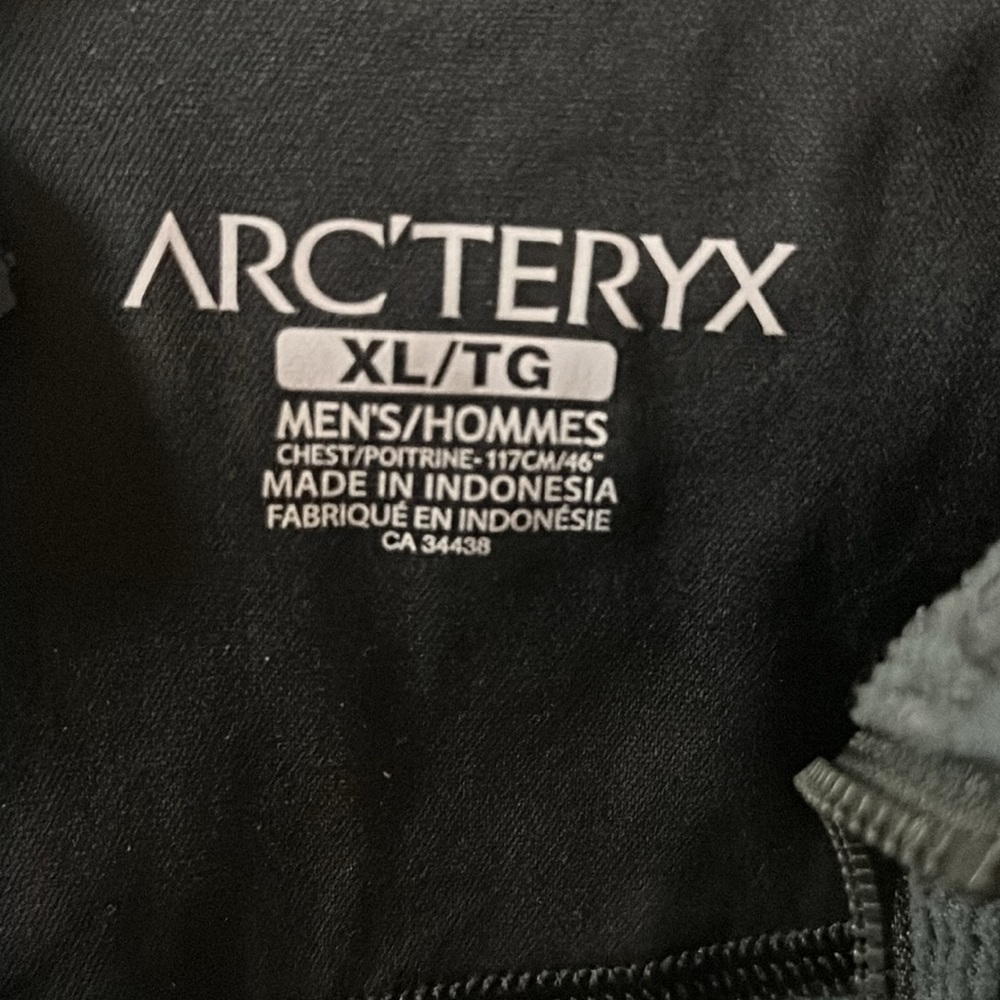 Arc'teryx Gray Performance Jacket - image 6